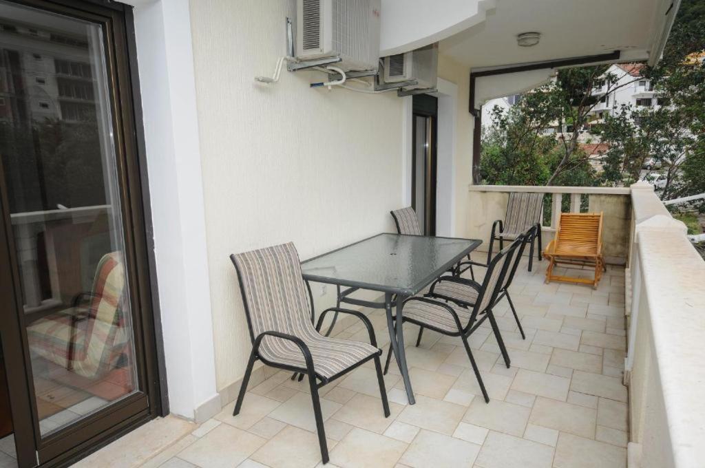 Apartment Jana Petrovac Екстер'єр фото