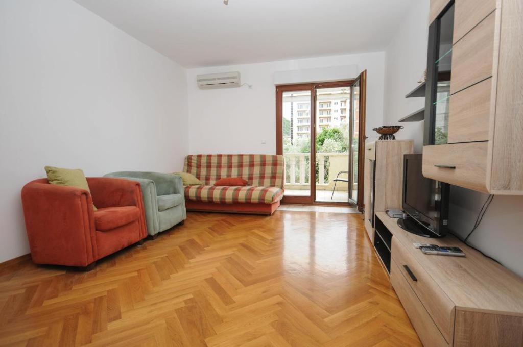 Apartment Jana Petrovac Екстер'єр фото