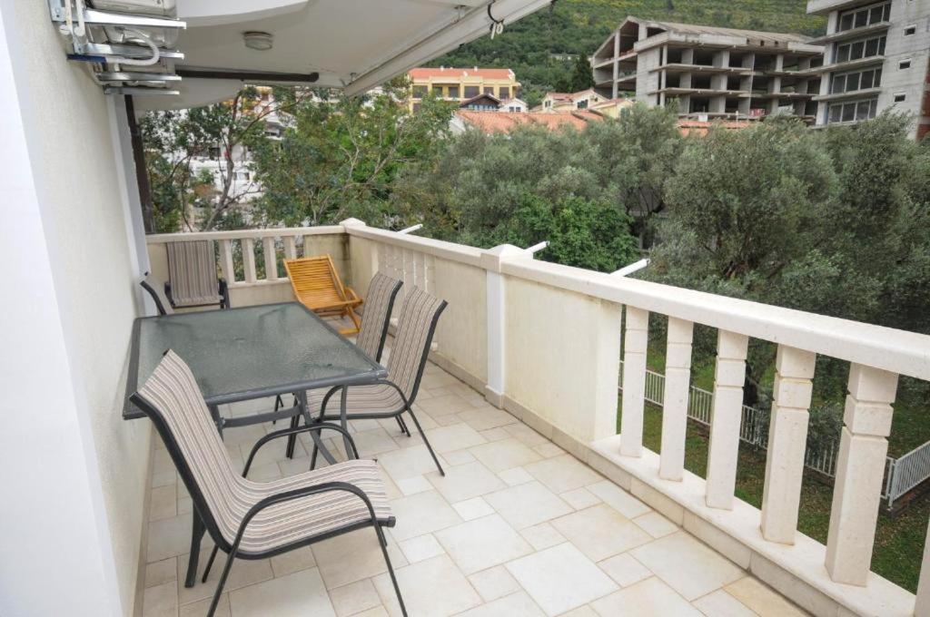 Apartment Jana Petrovac Екстер'єр фото